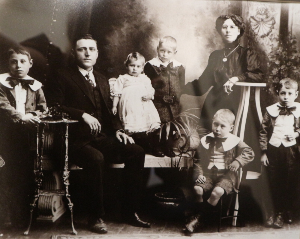 Dixon Family, 1912 [photograph]