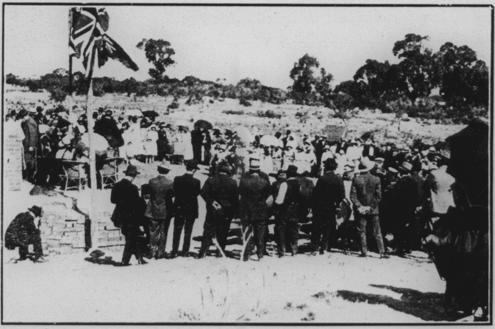 Foundation stone ceremony for the Hamilton Hill Memorial Hall, March 1925 [picture]